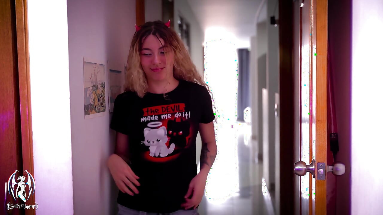 Hırsız içeri giriyor ve latin kadının kalın götünü sikerken yakalanıyor - power flip sürtüşme orgazmları!