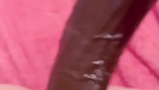 Bakış açısı yakın büyük zenci yarağı dildo pembe amcığımı fışkırtıyor