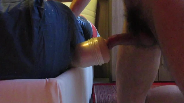 Hairy amateur fuck cum on wet pussy with short large cock