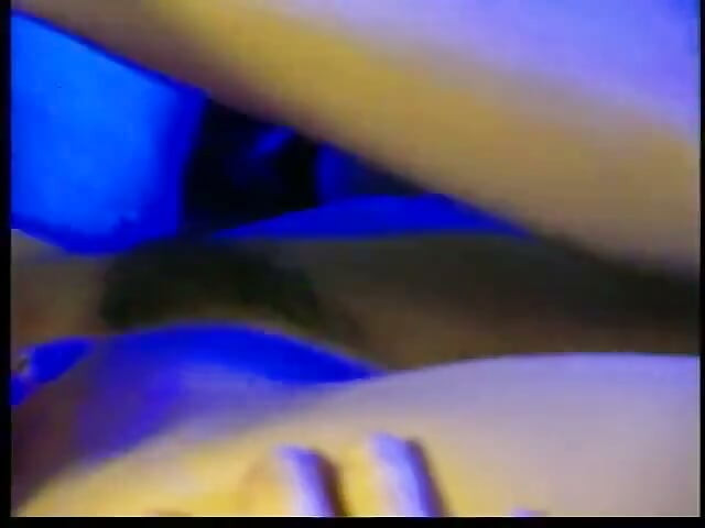 Une star du porno asiatique excitée se fait lécher sa douce chatte humide puis baiser pour du sperme chaud