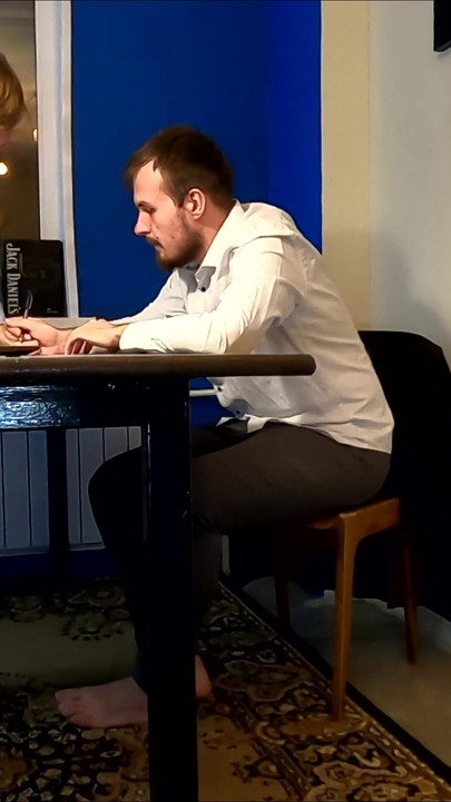 V kanceláři je horko.
