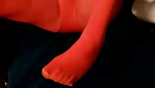 Gay cd, zayıf, yumurta, külotlu çorap ve leotarla mastürbasyon.