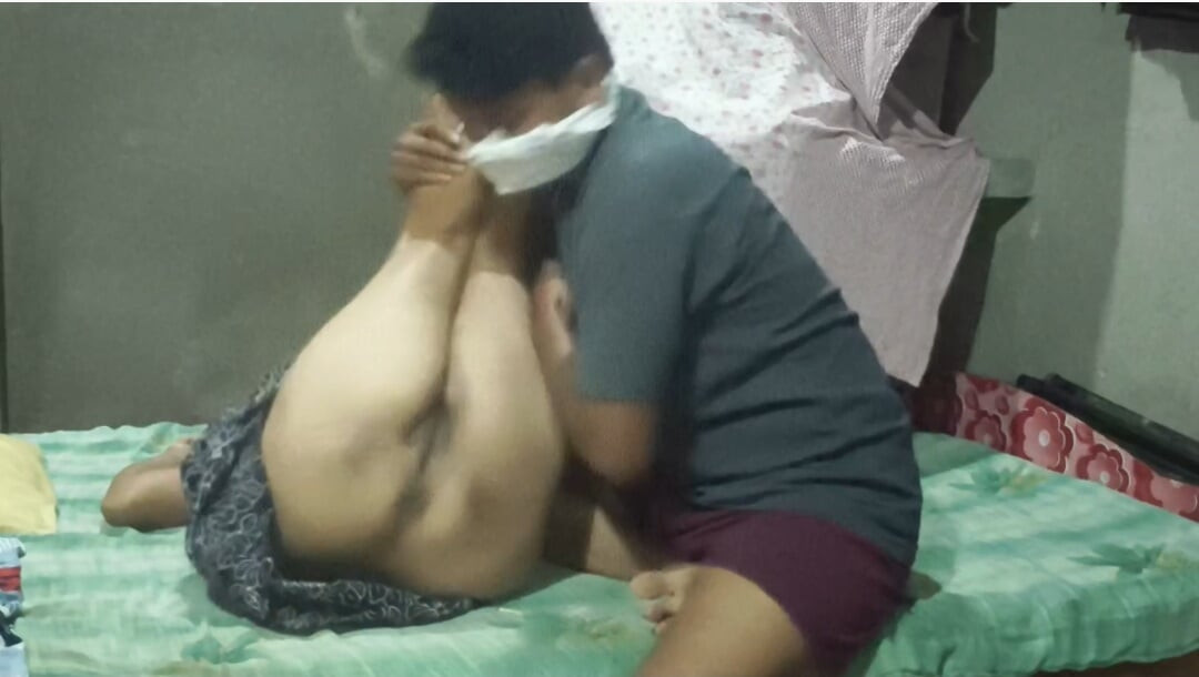 Beautiful newlywed sister-in-law's tremendous sex with brother-in-law, Desi teenage girl's Hindi audio sex,
