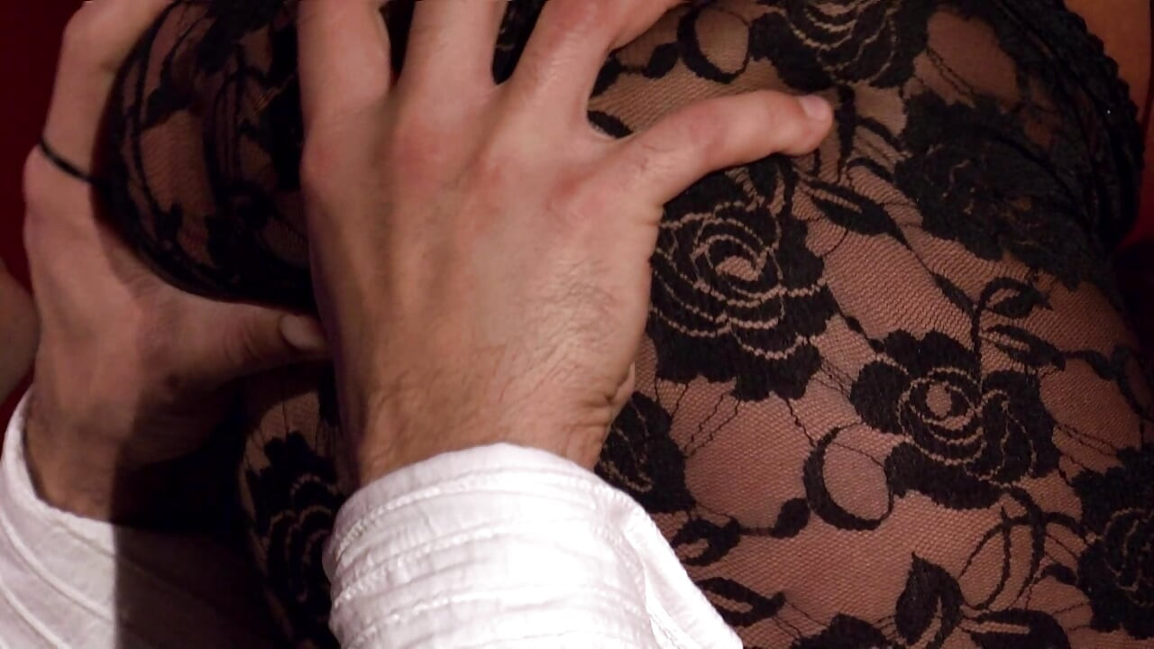 Giving That Hot Mif What She Deserves!