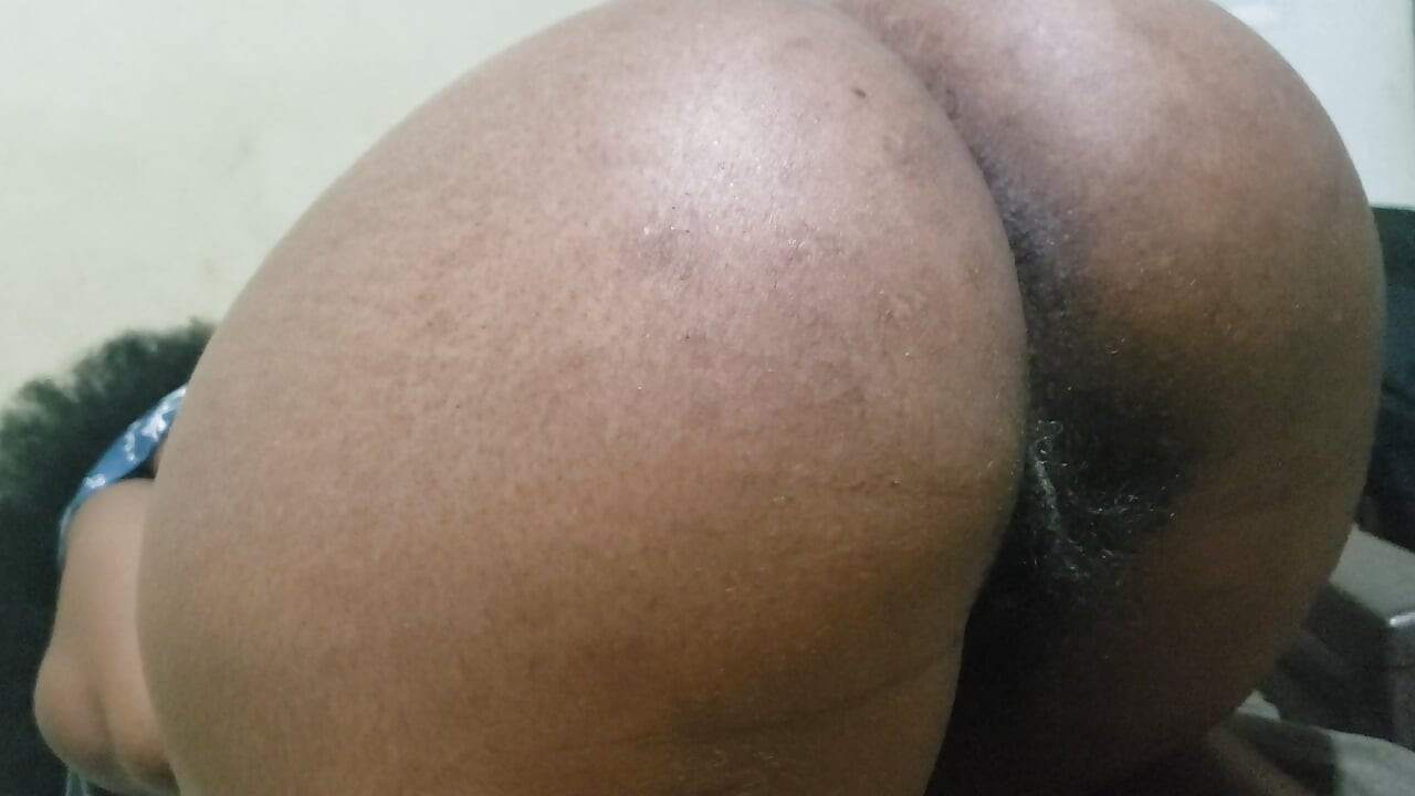 Big ass amateur POV in the shower creates a seductive adult fantasy filled with bold curves