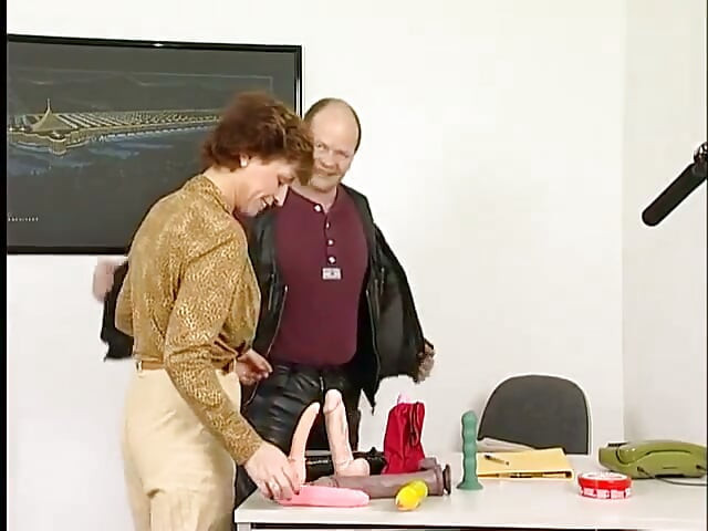 Stockinged granny gets pussy licked and toyed at casting