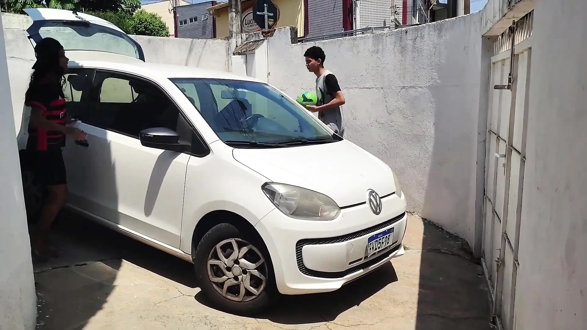 Os Irmãos Jogando Futebol Acabou Numa Foda No Carro