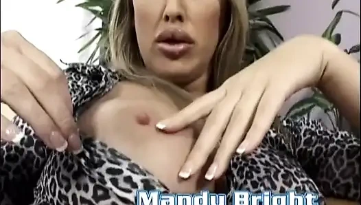 Sexy lesbian teens love to pleasure each others pussy