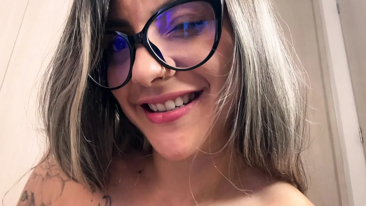 anal masturbation with LunaBigBooty