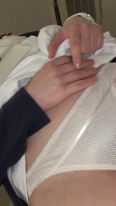 東京の各地でのゲリラ活動。公共の場で撮影された非常に人気のあるビデオコレクション | クリップ 1