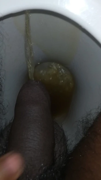 Tiny dick pissing