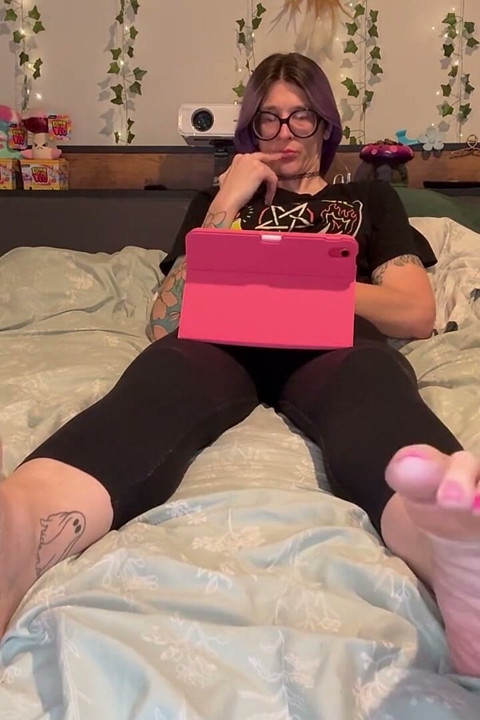 Ignoring Size 16 Soles POV