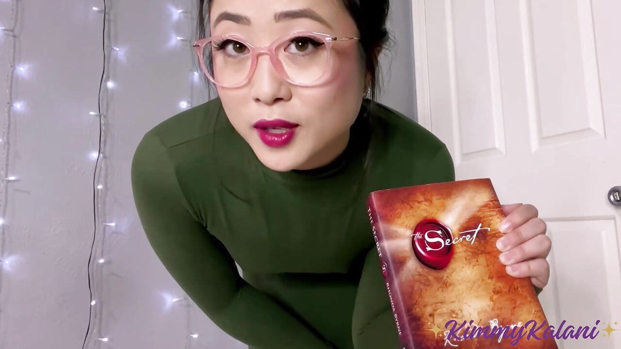 Heiße asiatische bibliothekarin schluckt sperma, um dich ruhig zu halten -ASMR blowjob