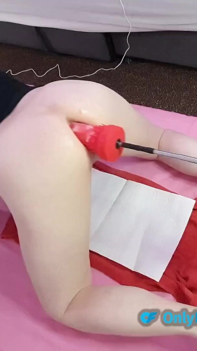 Anal dildo fucking machine fun with Lisa Essex | Clip 3