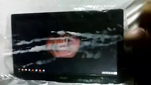 anissa.kay için dağınık yüz haraç
