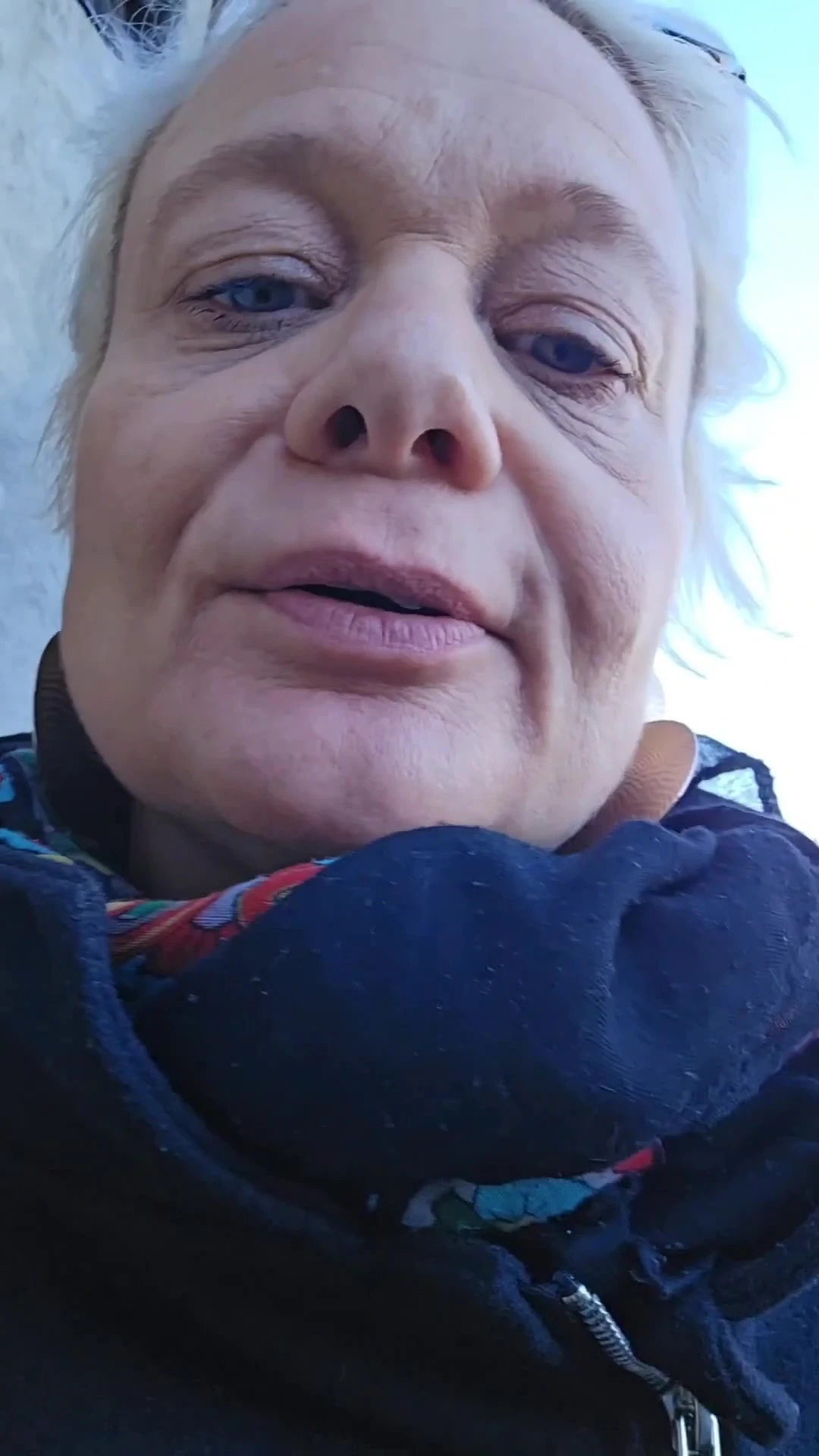 milf looking for a cock in the countryside. I find her in a barn sucks her fucks me and empties her on my face