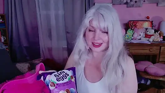 Menguji Candy Easter.