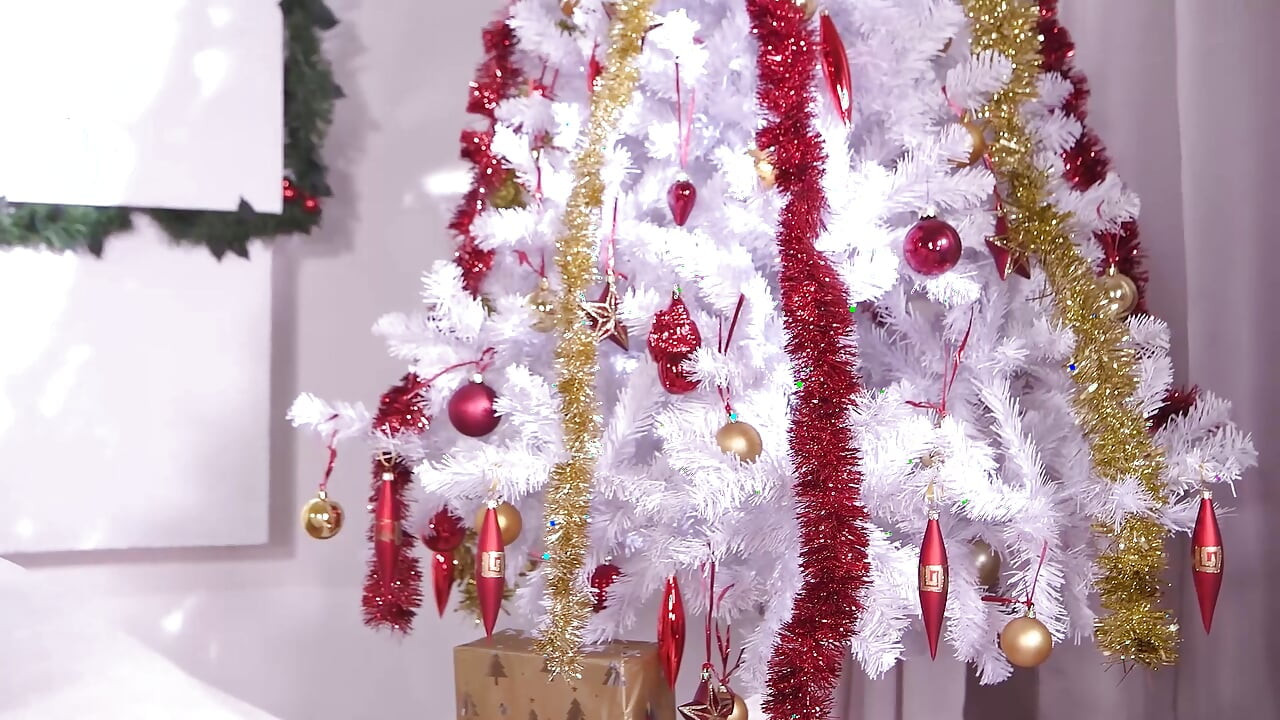 Naughty Santa Elves Suck and Fuck Hard for Christmas
