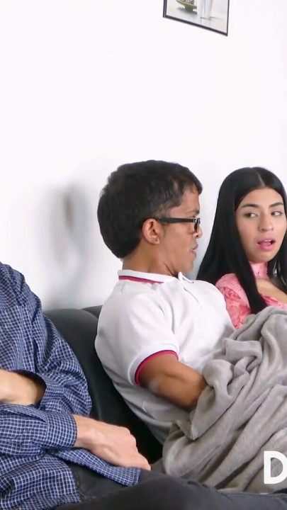 I FUCK A DWARF NEXT TO HIS STEPFATHER, THINKING HE WAS A MILLIONAIRE. | Clip 1