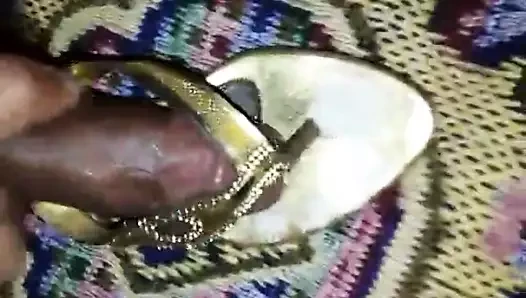 sandal üzerinde horoz