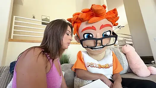 Mein großer schwanz dehnte die brünette sadie Schafer mit kleinen titten im stehenden doggystyle bis zum creampie