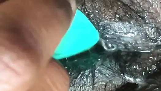 Сочная киска, мокрая как вода