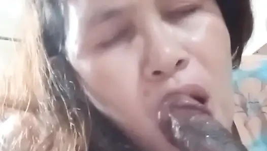 Beni çok özlüyor her zaman blk yarağımı emmek istiyor