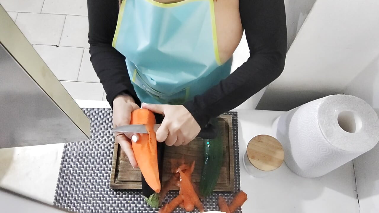 I shove a huge cucumber up my hungry asshole - Fetish