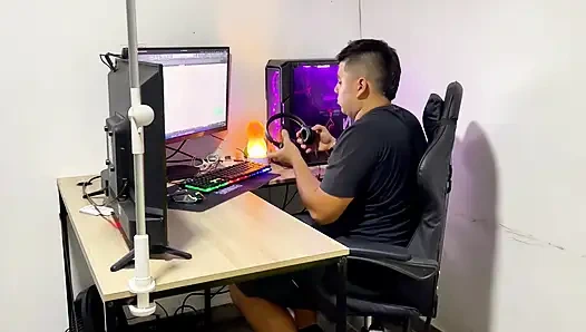 Ehefrau betrügt Ehemann bei der Arbeit mit dem Chef