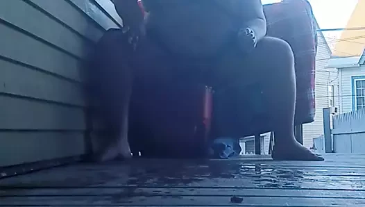 Mofo2121 verandada pissing