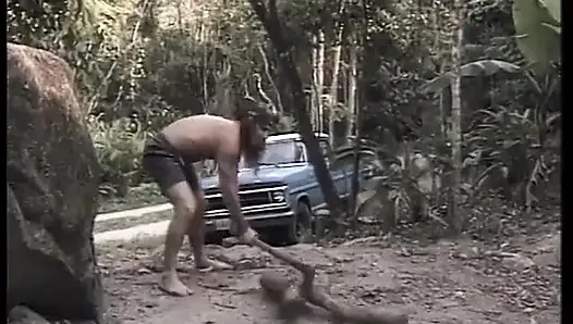 Brasilianisches paar fickt im wald