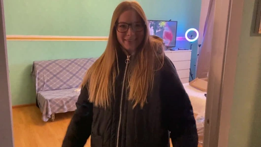 Gerçek yaşam ve gerçek seks saati hakkında vlog katılıyor
