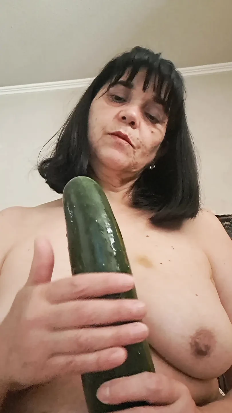 Видеоролики Дрочит Огурцом С Разговорами Видеоролики Дрочит Огурцом С Разговорами