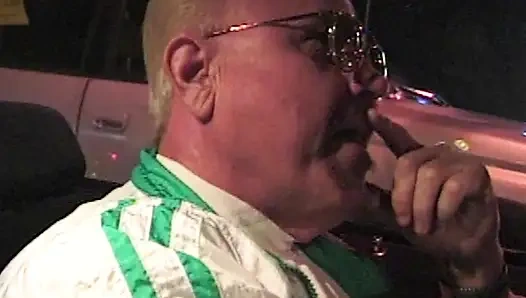 Versaute Taxifahrt: Heiße Girls im Cab