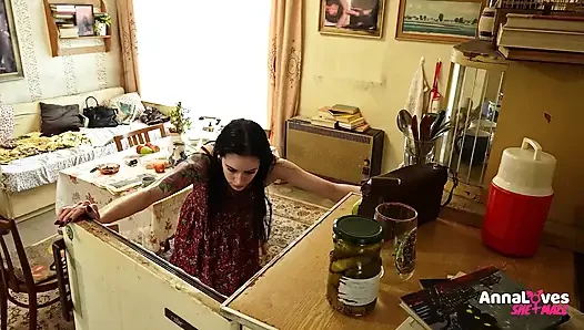 Heiße königin hat diesen ULTRA-SCHWANZ! (AnnaLovesshemale)