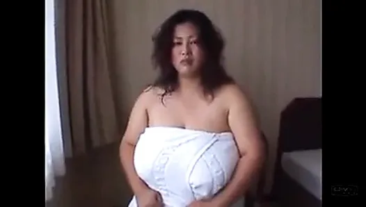 BBW japon, très gros seins, seins asiatique à gros nichons, censuré