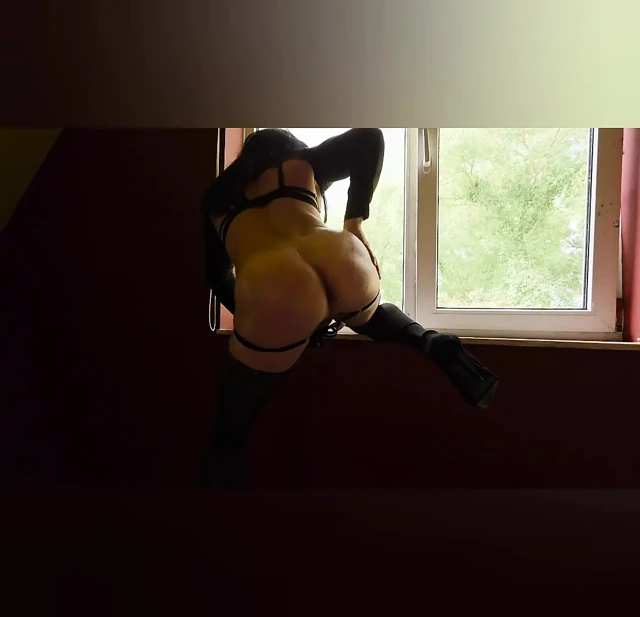 Virgin ass muscle sissy babe shoeing her sexy body