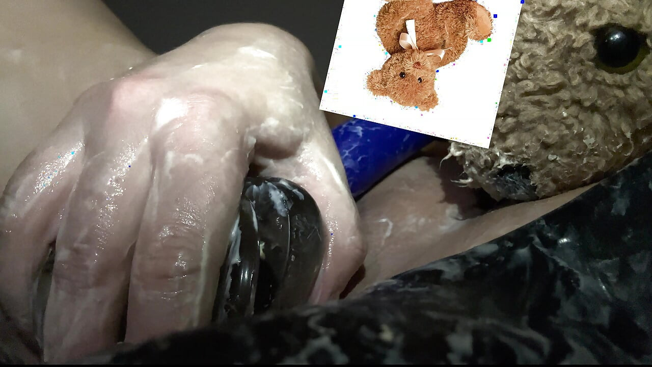 LA MASTURBATION FÉMININE AVEC LA NOURRITURE PERVERSE LE PLUS EXTRÊME - VIBROMASSEUR ET YAOURT DANS LA CHATTE DE DEMI-SŒUR - AMATEUR, BLANCHE-NEIGE NOUS