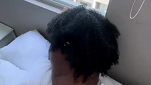 Meine hübsche Frau betrügt mich mit meinem Nachbarn