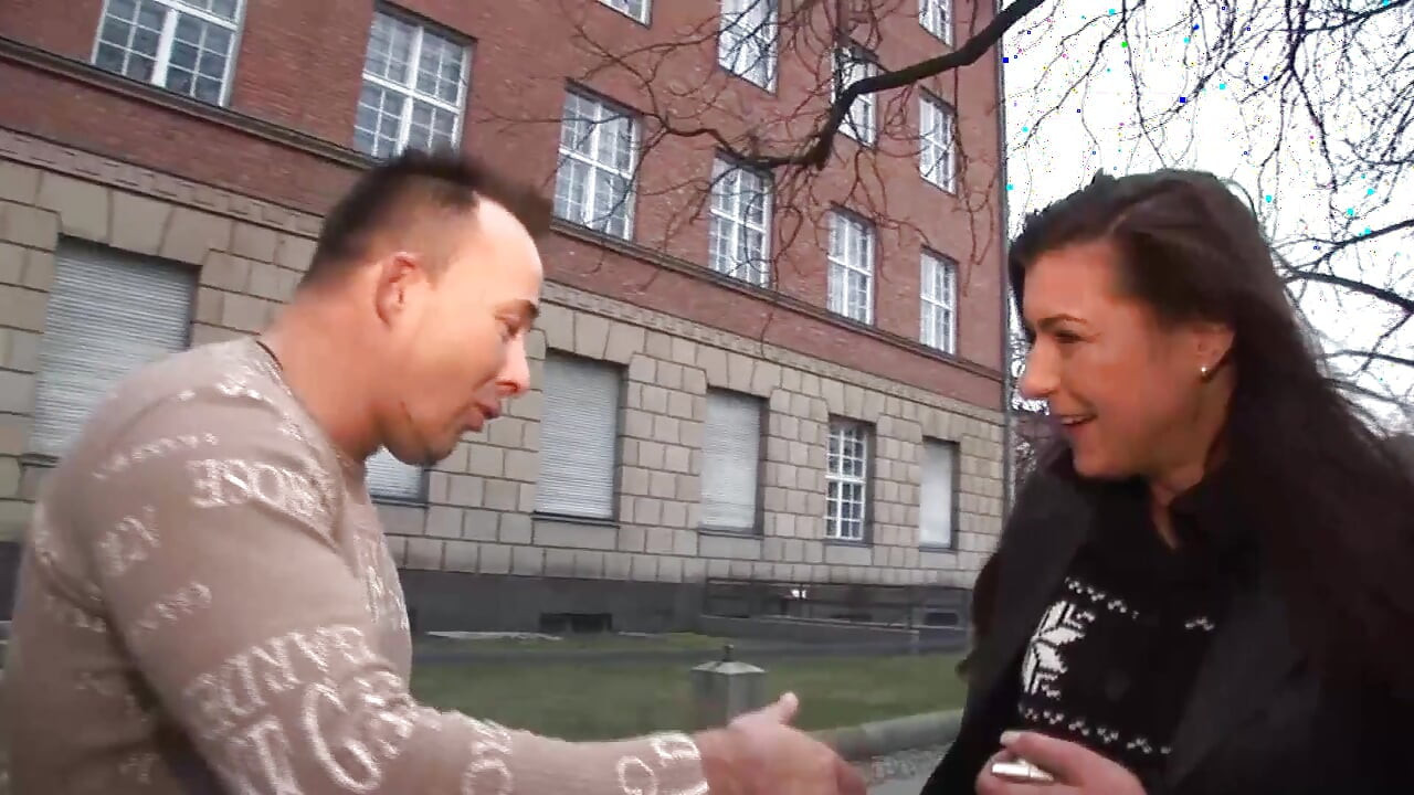 Picked up German Babe Enjoy Sucking Cock for Free Ride