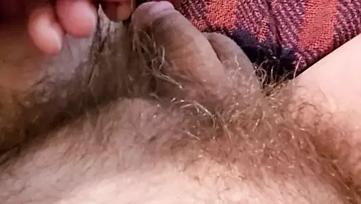 Papa scheert een kleine penis en verschrompelde oma ballen