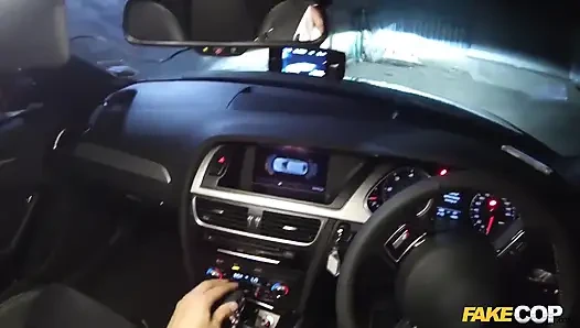 Fake cop - junger partygänger in einer Gasse durchgangen und lutscht schwanz pOV