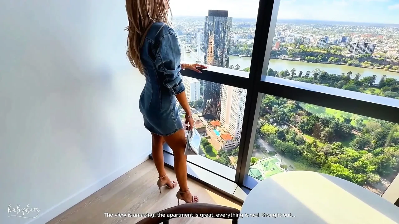 Hot Pornstar Fucks the Real Estate Agent During the Viewing and Swallows His Cum
