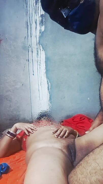 Unsatisfied Desi Slutwife fucking with college friend