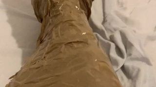 Bandă adezivă mumificată