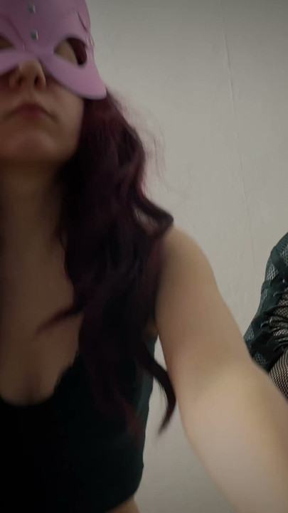 Feminoitu kiihkeä mies muuttuu lutkaiseksi sissyksi | Osa 3