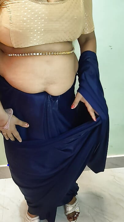 Indian chubby bbw wife saree show and dirty talking