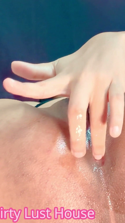 Big ass girl dirty anal fingering | Clip 1