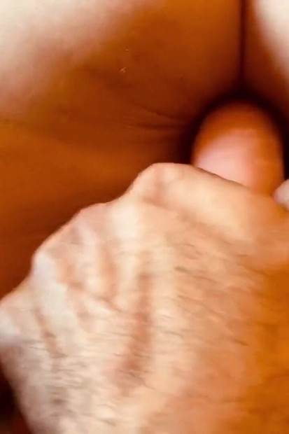 Je me baise avec un gros gode