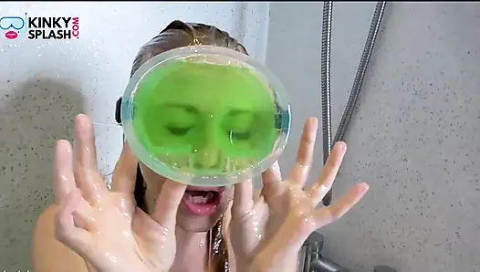 Schleimige blowjob-fantasie in tauchmaske